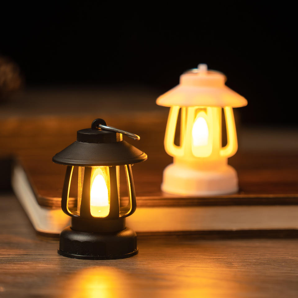 1pc Small Kerosene Lamp Miniature Nightlight Dollhouse Miniature Model Led Retro Kerosene Lamp Shooting Materials Free Shipping